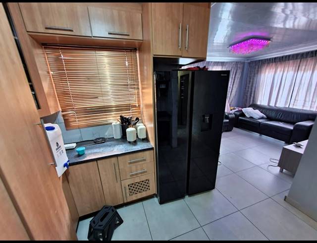 3 BEDROOM HOUSE FOR SALE IN THE ORCHARDS